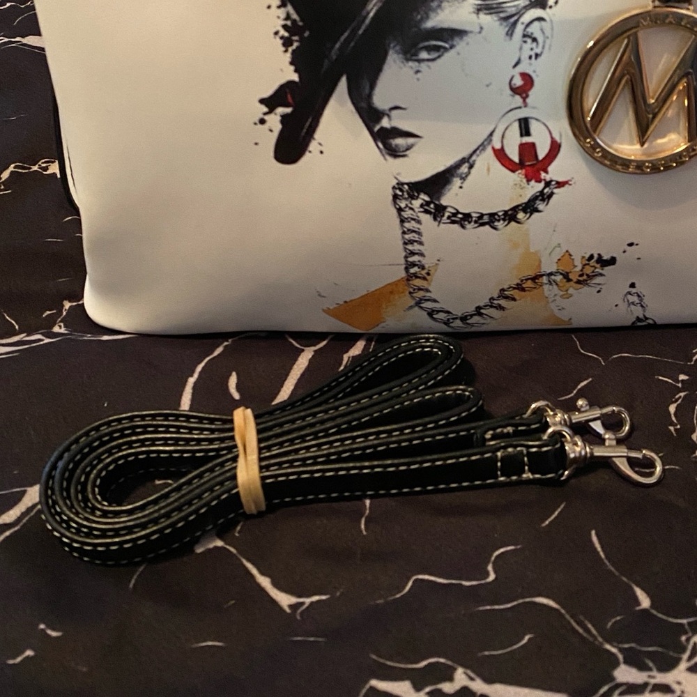 👜 Fashion City Girl Pleather Handbag - Picture 3 of 10